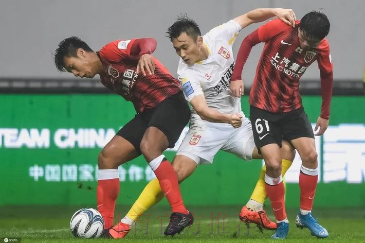 燕京啤酒2020中国足协杯1/8决赛打响 长春亚泰、昆山FC携手晋级八强 燕京啤酒2020中国足协杯1/8决赛打响 长春亚泰、昆山FC携手晋级八强